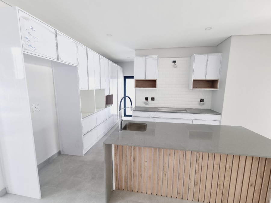 4 Bedroom Property for Sale in Sandown Western Cape